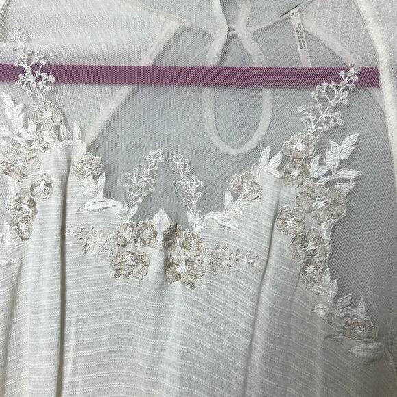 FREE PEOPLE SHEER,LACE‎ BEAUTIFUL BLOUSE SIZE S/P - Picture 2 of 9
